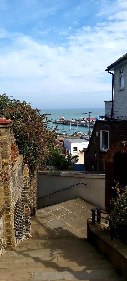 Beautifully Appointed, Period Seaside Apartment Folkestone Bagian luar foto
