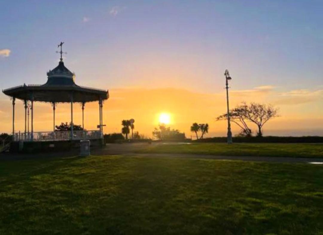 Beautifully Appointed, Period Seaside Apartment Folkestone Bagian luar foto